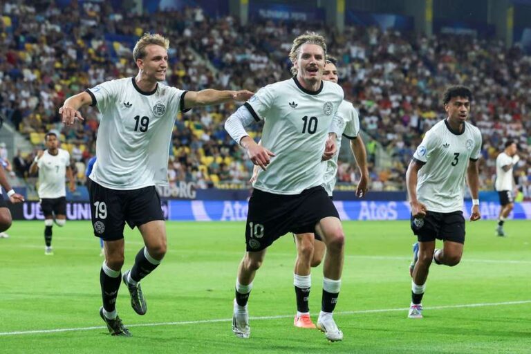 GRAMY PIŁKĘ I ŁĄCZYMY JĄ Z SIATKÓWKA!